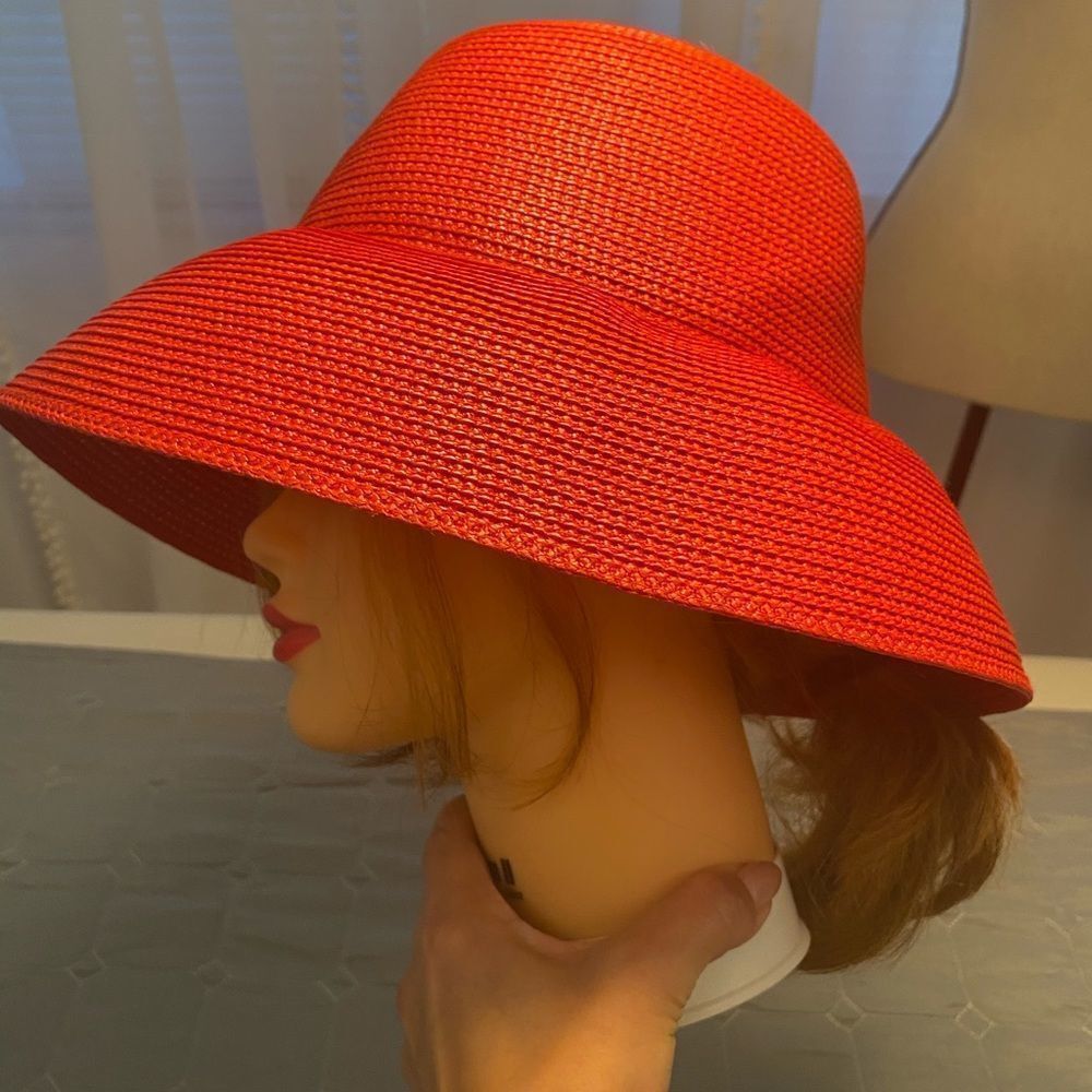 Red hat, one size - Picture 2 of 7